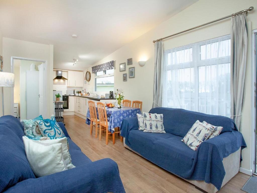 Sunnydaze-Detached Chalet With 2 Bedrooms And 2 Bathrooms And Private Parking Outside Door Dartmouth Buitenkant foto