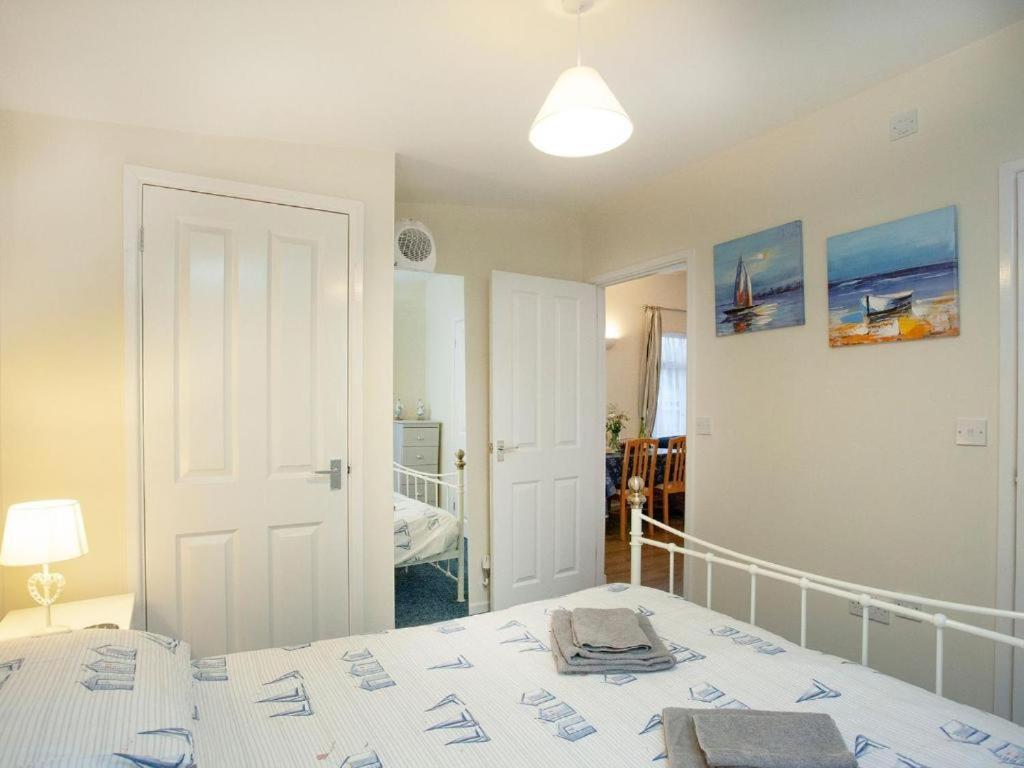 Sunnydaze-Detached Chalet With 2 Bedrooms And 2 Bathrooms And Private Parking Outside Door Dartmouth Buitenkant foto