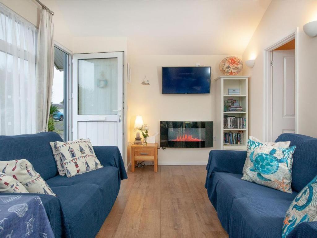 Sunnydaze-Detached Chalet With 2 Bedrooms And 2 Bathrooms And Private Parking Outside Door Dartmouth Buitenkant foto