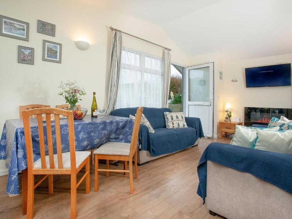 Sunnydaze-Detached Chalet With 2 Bedrooms And 2 Bathrooms And Private Parking Outside Door Dartmouth Buitenkant foto
